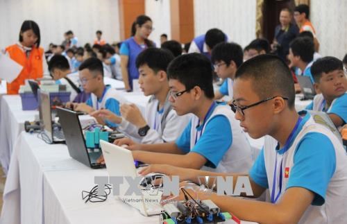近150名优秀学生参加2018年越南机器人大赛 hinh anh 1