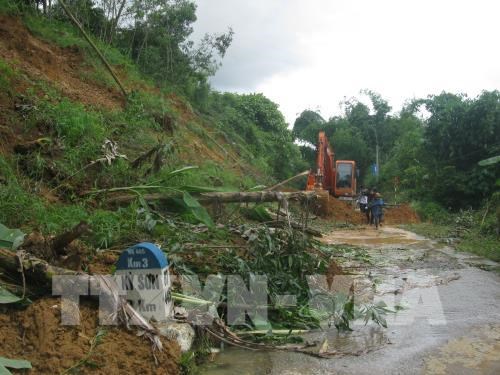 自然灾害继续对越南各地造成重大损失 hinh anh 1
