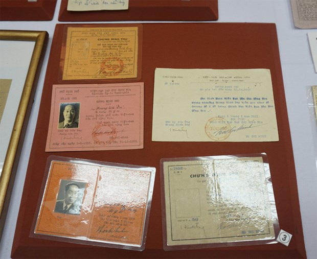 胡志明博物馆举行胡伯伯的珍贵资料和实物接收仪式 hinh anh 2