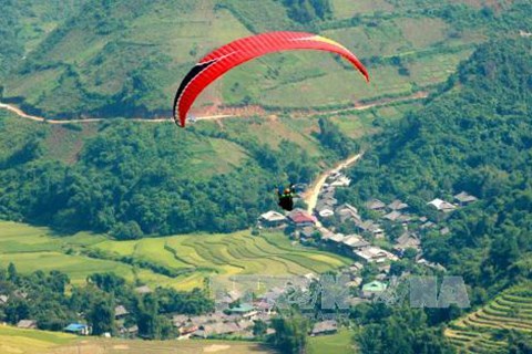 “在金色梯田上飞翔”的2018年滑翔伞文化节即将举行 hinh anh 1