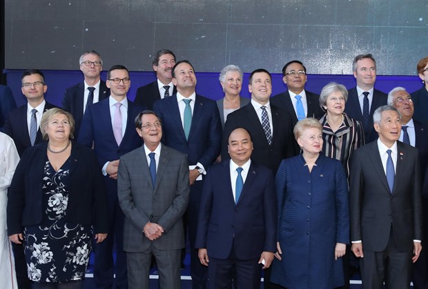 政府总理阮春福结束出席ASEM 12和访问欧盟及比利时之行 hinh anh 1