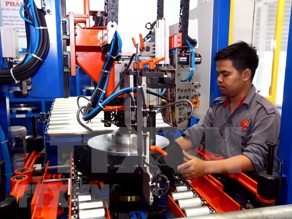 越南10月份工业生产指数增长约10.4% hinh anh 1