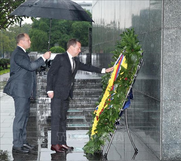 俄罗斯总理梅德韦杰夫结束对越南的正式访问 hinh anh 1