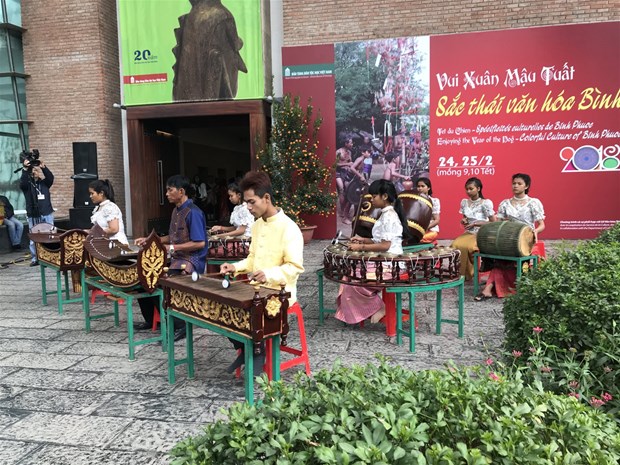平福省努力保护与弘扬高棉族传统五音乐器价值 hinh anh 2