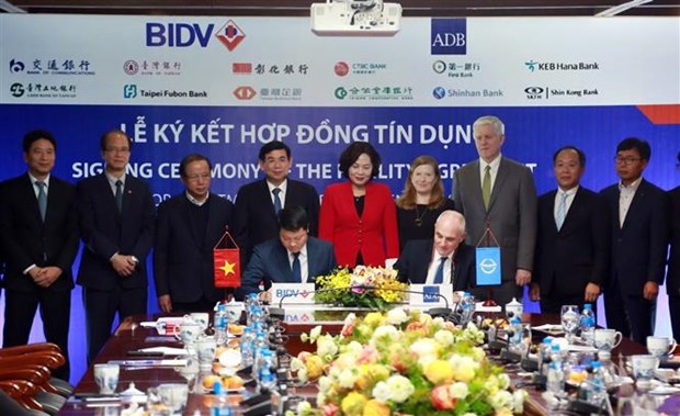 亚行和越南投资与发展银行合作为越南中小企业提供贷款3亿美元 hinh anh 1