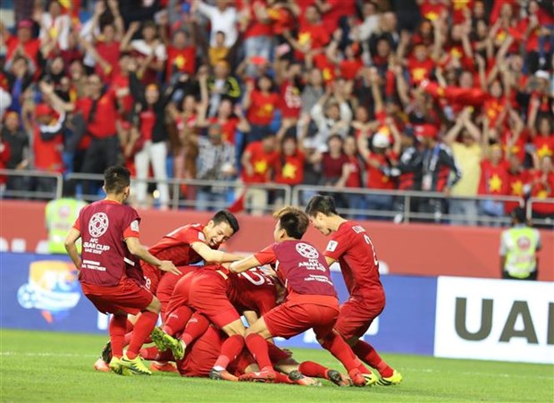 越南足球队晋级2019年阿联酋亚洲杯八强 阮春福总理给予表彰 hinh anh 2