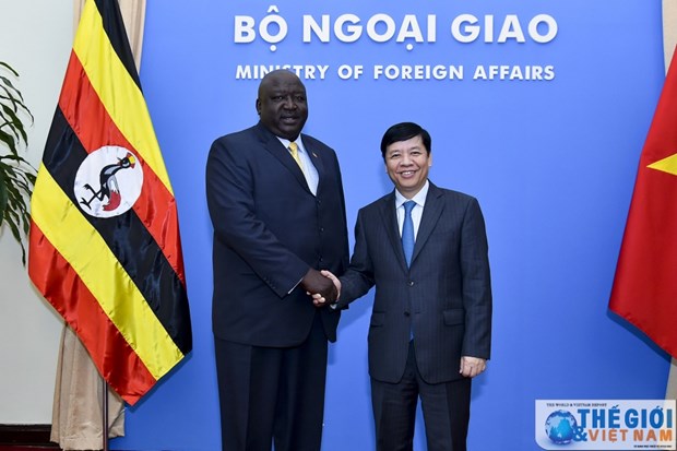 乌干达外交部国务部长奥凯洛对越南进行正式访问 hinh anh 1