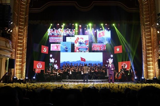 第三届全国党建新闻奖颁奖仪式在河内举行 hinh anh 2