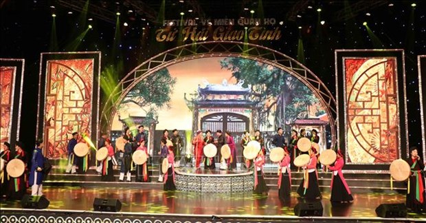 北宁省庆祝官贺民歌被UNESCO列入《人类非物质文化遗产代表作名录》10周年 hinh anh 1