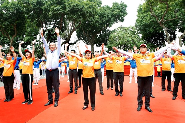 越南卫生健康计划正式启动：1万步改变生活 hinh anh 2