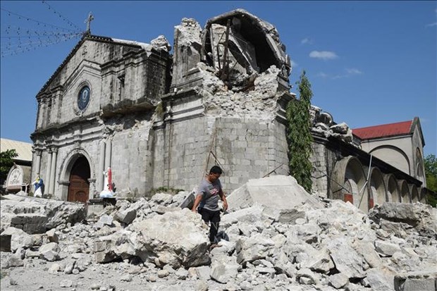 菲律宾地震：死亡人数继续增加 hinh anh 2