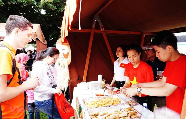 越南文化在2019年捷克国际文化美食节留下深刻印象 hinh anh 1