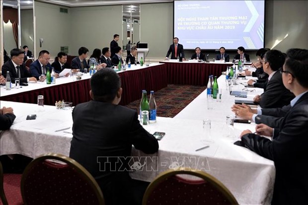越南驻欧洲商务参赞、商务代表处首席代表会议在俄罗斯举行 hinh anh 1