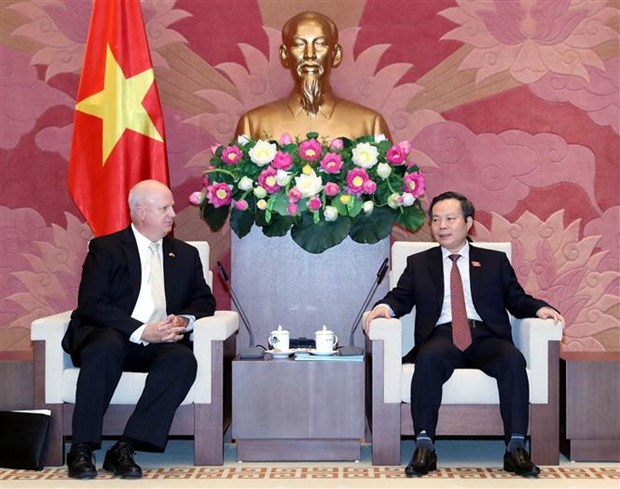 越南国会副主席冯国显：越南为外国投资商对越投资创造便利条件 hinh anh 2