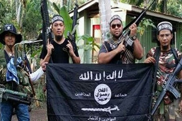 菲律宾军方出动力量搜寻疑似遭阿布沙耶夫武装分子绑架的马来西亚渔民 hinh anh 1