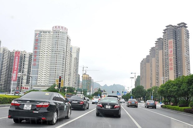 越中跨境自驾车旅游试点期限将延期至2020年6月 hinh anh 1