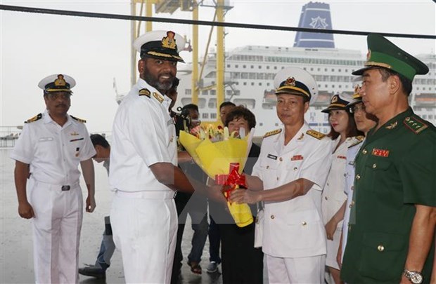 印度护卫舰萨雅德里号访问岘港市 hinh anh 2