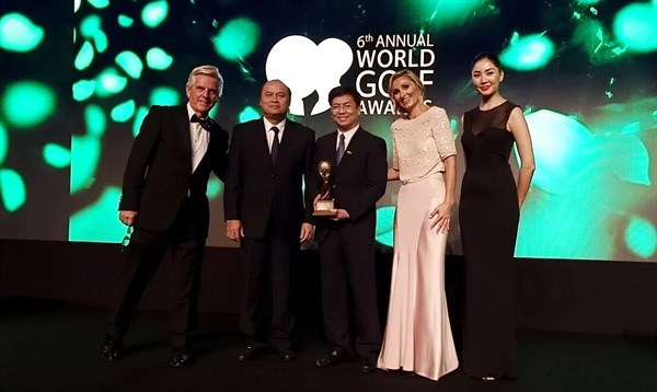 越南首次荣获 “世界最佳高尔夫球目的地奖” hinh anh 2