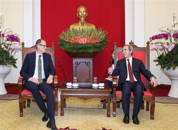 越共中央经济部长阮文平会见丹麦能源、能效和气候事务大臣 hinh anh 1