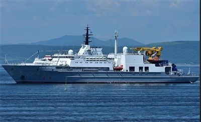 俄罗斯海军救援船访问金兰国际航空港 hinh anh 1