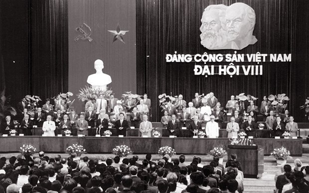 越南共产党的辉煌征程：党的第八次全国代表大会 hinh anh 1