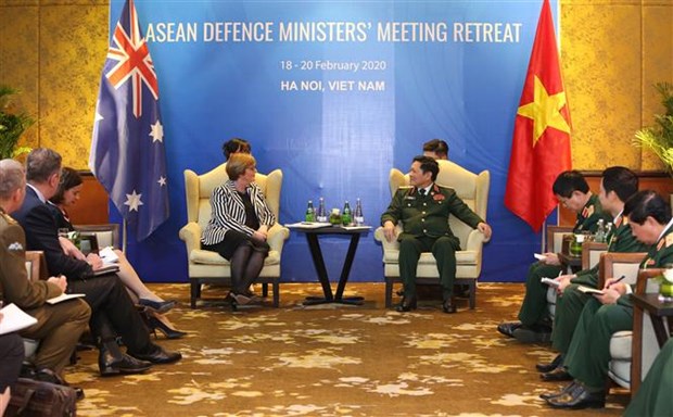 越南国防部长吴春历大将会见澳大利亚国防部长琳达·雷诺兹 hinh anh 1