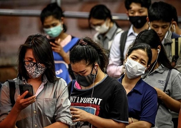 新冠肺炎疫情：泰国军队设立近360个检查点以筛检过往行人 hinh anh 1