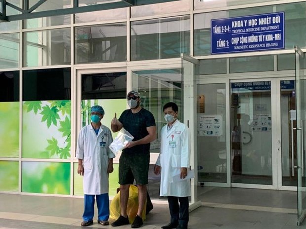 新冠肺炎疫情：越南新增5例治愈病例 累计治愈90例 hinh anh 1