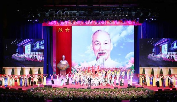 胡志明主席诞辰130周年纪念大会在河内隆重举行 hinh anh 2