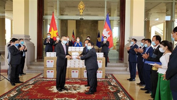 柬埔寨对越南国会捐赠防疫物资表示感谢 hinh anh 1