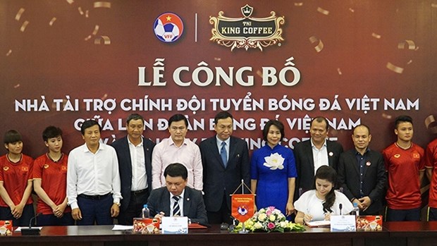 TNI - King Coffee有限公司成为越南国足队的赞助商 hinh anh 1