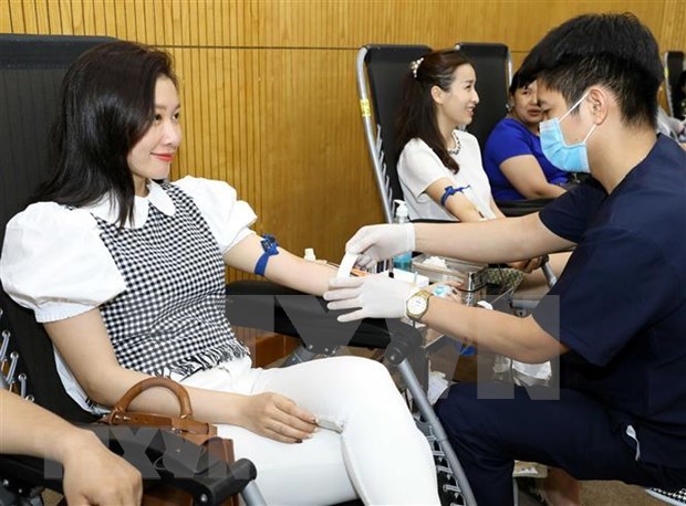 2020年第八次“红色之旅”无偿献血活动将于6月6日至8月8日在全国42个省市举行 hinh anh 1