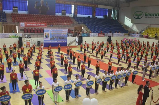 2020年全国瑜伽节吸引近2000名运动员参加 hinh anh 2
