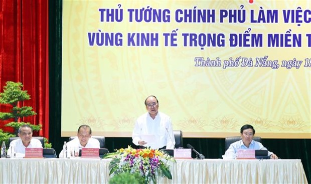 阮春福总理：中部西原地区任何省市不能出现负增长 确保公共投资项目资金到位率达近100% hinh anh 2