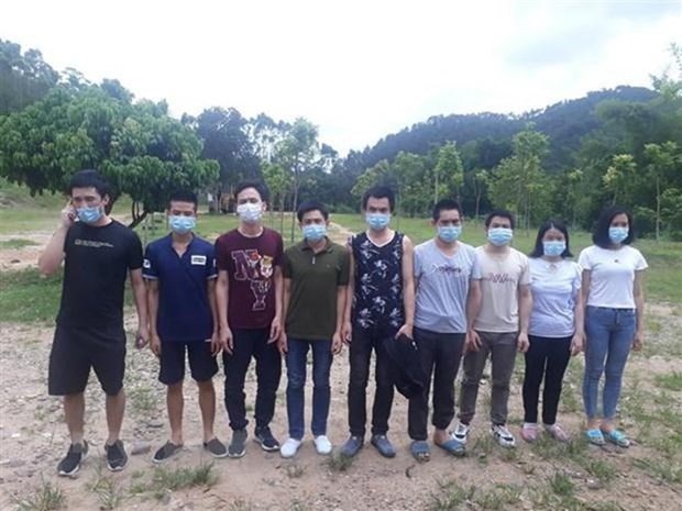 广宁省公安对6名对象的“组织他们非法入境”的行为进行起诉 hinh anh 1