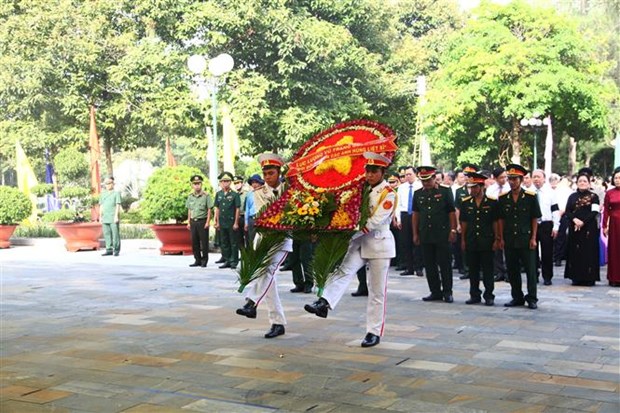 西宁省为149名越南志愿军隆重举行追悼会和安葬仪式 hinh anh 2