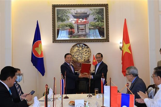 ASEAN 2020：东盟各国驻俄罗斯大使高度评价越南的作用 hinh anh 2