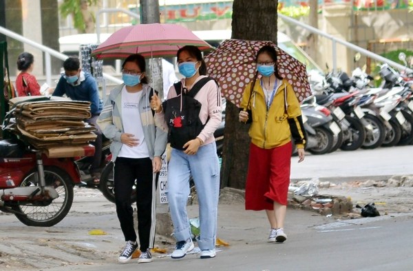 胡志明市：自8月5日在公共场所不佩戴口罩者被处罚 hinh anh 1