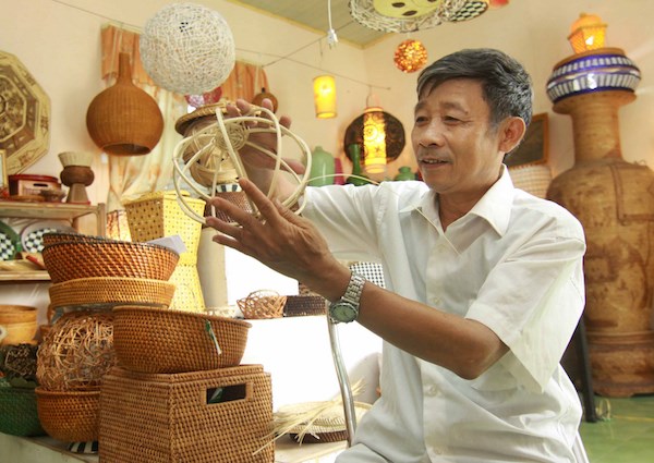 河内市努力实现发展“一乡一品”产品与发挥传统手工艺村价值并行 hinh anh 2