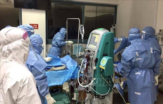 在顺化中央医院接受治疗的6例新冠肺炎患者获得治愈 hinh anh 1