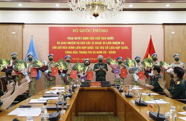 越南增派10名军官参加联合国维和行动 hinh anh 1