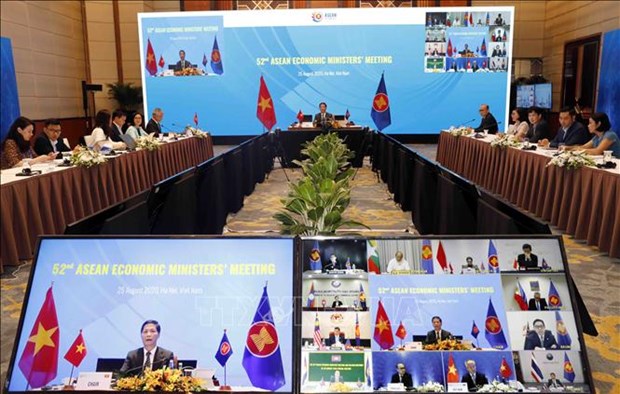 2020东盟年：第52届东盟经济部长会议重点讨论实施经济计划进展等问题 hinh anh 2