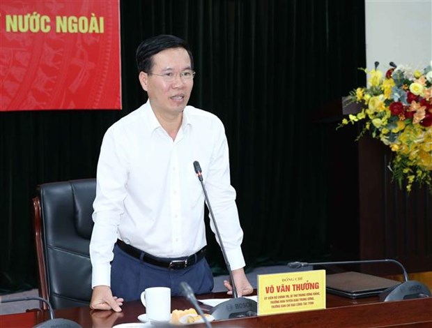 越共中央宣教部部长武文赏会见2020-2023年任期越南驻外大使和代表机构首席代表 hinh anh 2