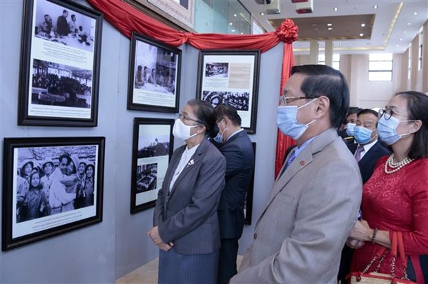 庆祝越南国庆75周年活动陆续在老挝和文莱等东南亚国家举行 hinh anh 1