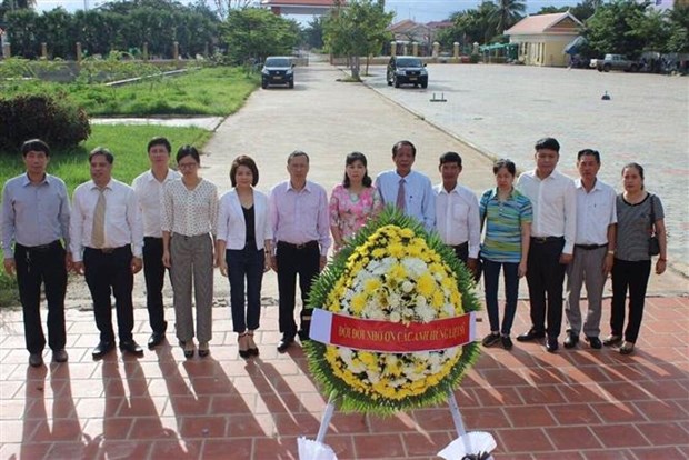 柬埔寨多个省市和军区代表团热烈祝贺越南国庆75周年 hinh anh 1