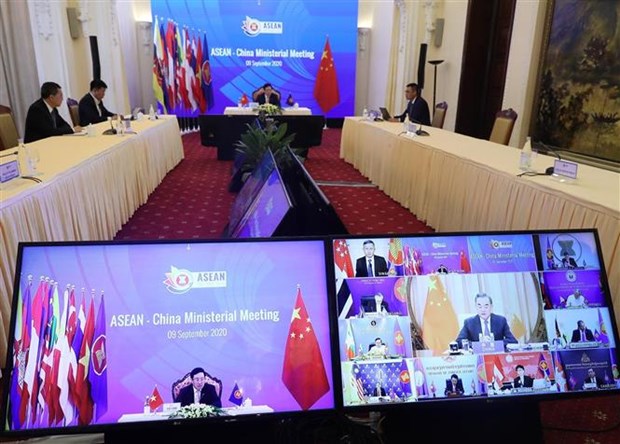 ASEAN 2020：越南与东盟各成员国积极深化东盟与各伙伴战略合作关系 hinh anh 1