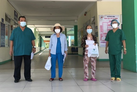新冠肺炎疫情：岘港和广治6名新冠肺炎患者被治愈 hinh anh 1