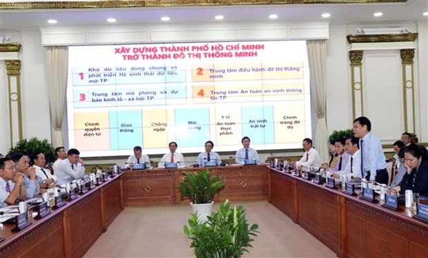 胡志明市领导会见2020-2023年任期越南驻外大使和代表机构首席代表 hinh anh 1