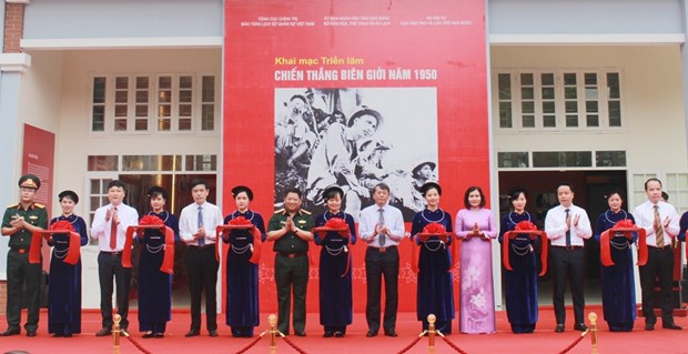 1950年边界战役胜利展览会在高平省正式开幕 hinh anh 1