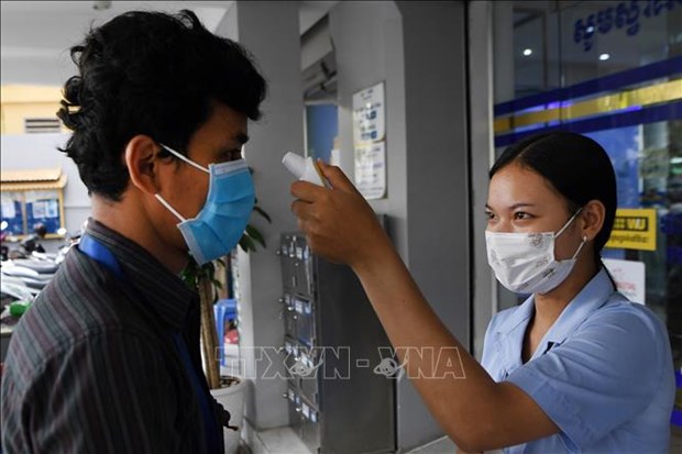 新冠肺炎疫情：柬埔寨新增3例确诊病例 洪森第二次检测结果为阴性 hinh anh 1